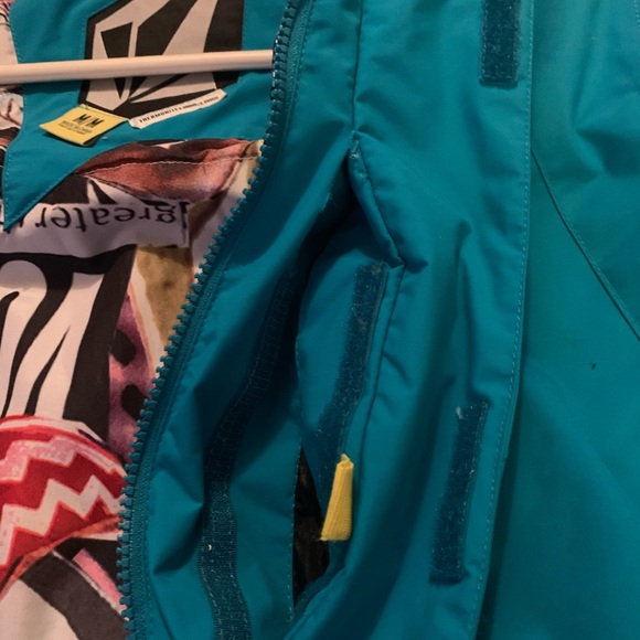 Volcom Snow Jacket - Picture 9 of 11